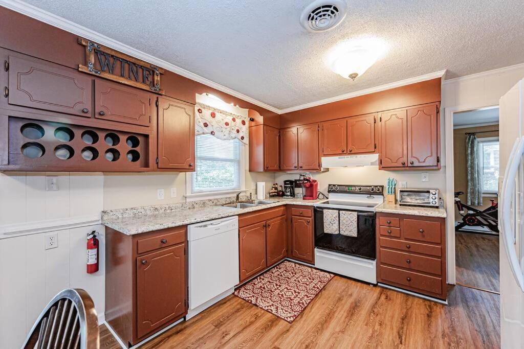 Kelly'S Comfortable Quinton Home Экстерьер фото